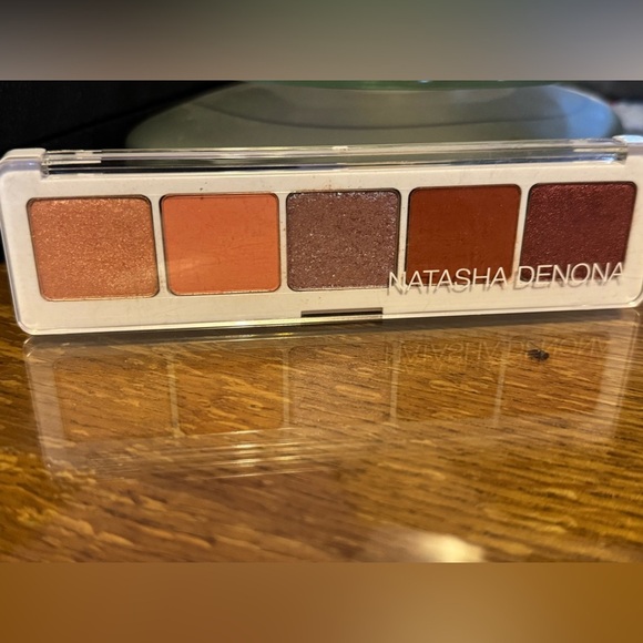 Natasha Denona Other - Natasha Denona Coral Palette used 1x.   Smoke free home.